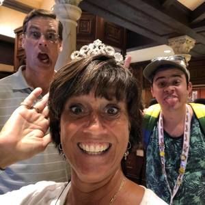 Meet your Posher, Dana